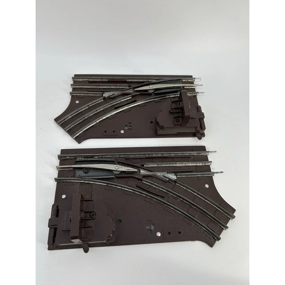 Lionel 6-5021/2  Manual Switch Tracks Set of 2   Left & Right Turnouts O-27